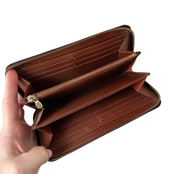 Louis Vuitton Monogram Leather Long Zippy Wallet - Picture 3 of 15